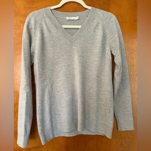 Peter Millar Women’s Merino Wool Gray V-Neck Sweater, Size M